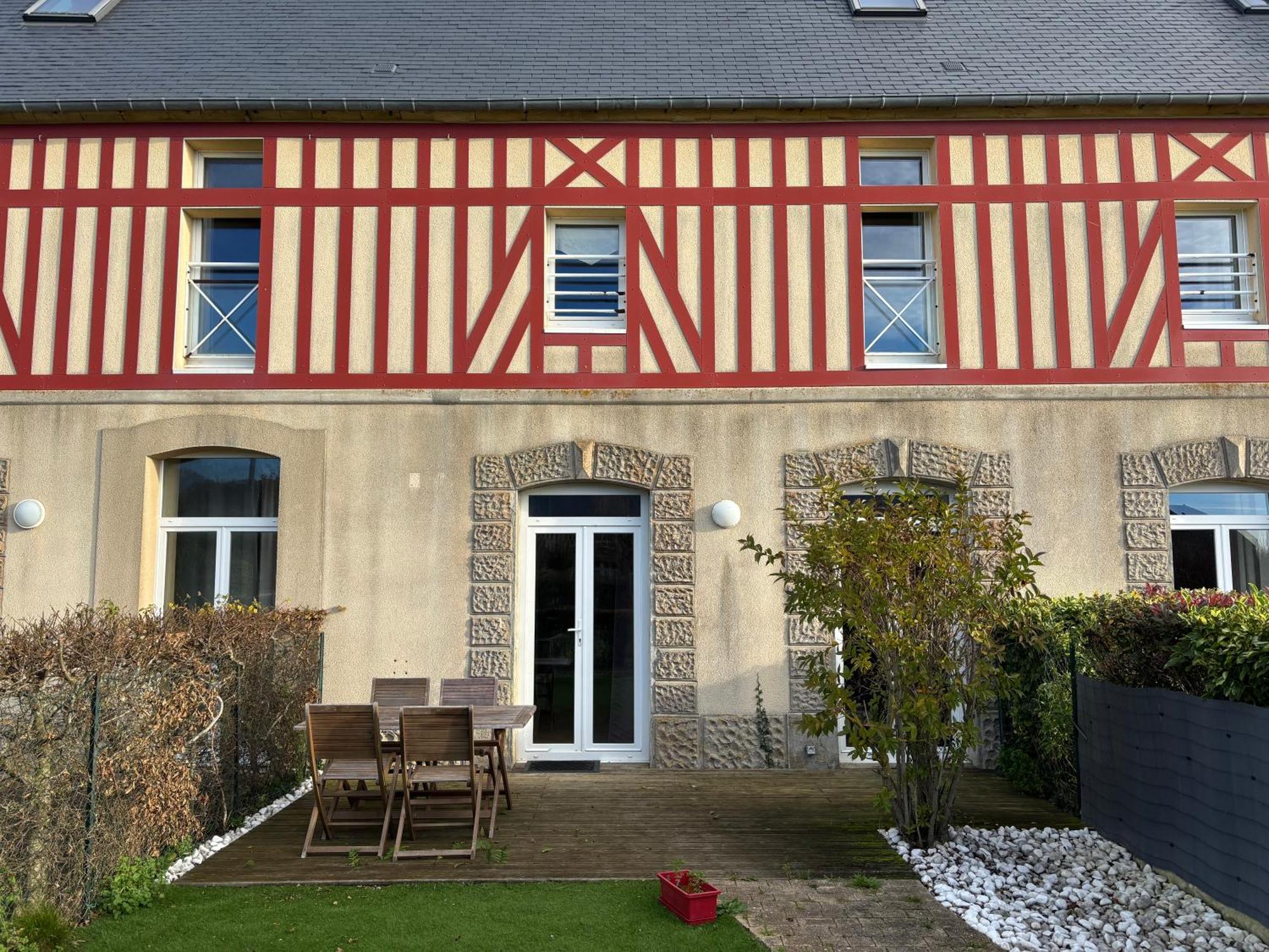 Les Douves Duplex 5 Personnes Lumineux Avec Jardin Et Terrasse Amenagee , Vue Sur Chateau A 5Mn De La Mer, Proche Omaha Beach Et Bayeux Commes Exteriér fotografie